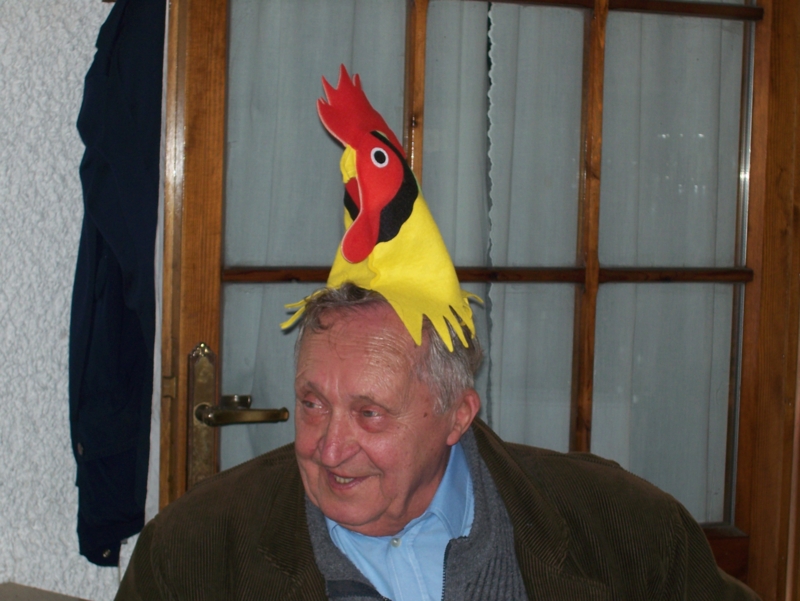  Image name: Persone135.jpg 
 width: 800 pixel 
 height: 601 pixel 
 Size: 318172 bytes 
 Click to enlarge 